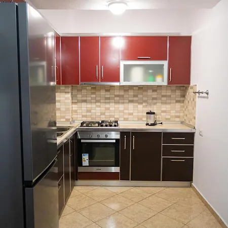 Sunny And Spacious In Appartement *
