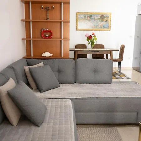 Appartement Sunny And Spacious In *