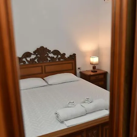 Sunny And Spacious In Apartment Orikum