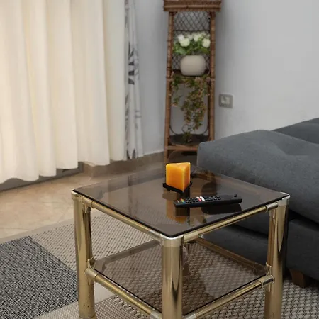 Sunny And Spacious In Apartment Orikum