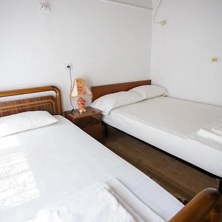 Sunny And Spacious In