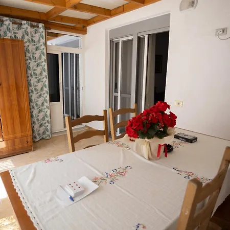 Sunny And Spacious In Orikum